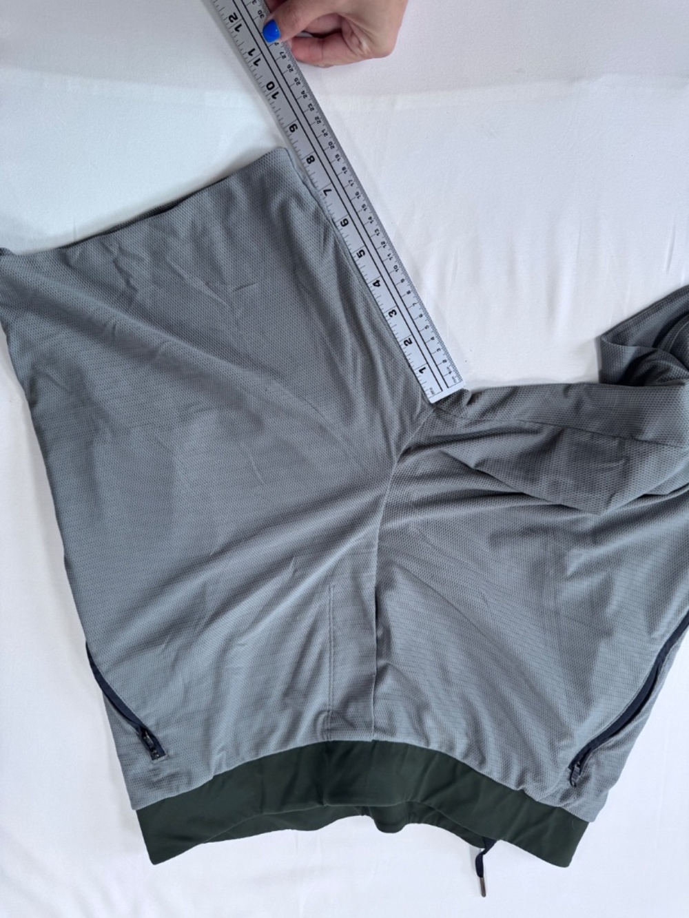 Lululemon Men's L Shorts Twill Chill Black M7968S Grey Mesh Athletic Workout - Picture 7 of 9